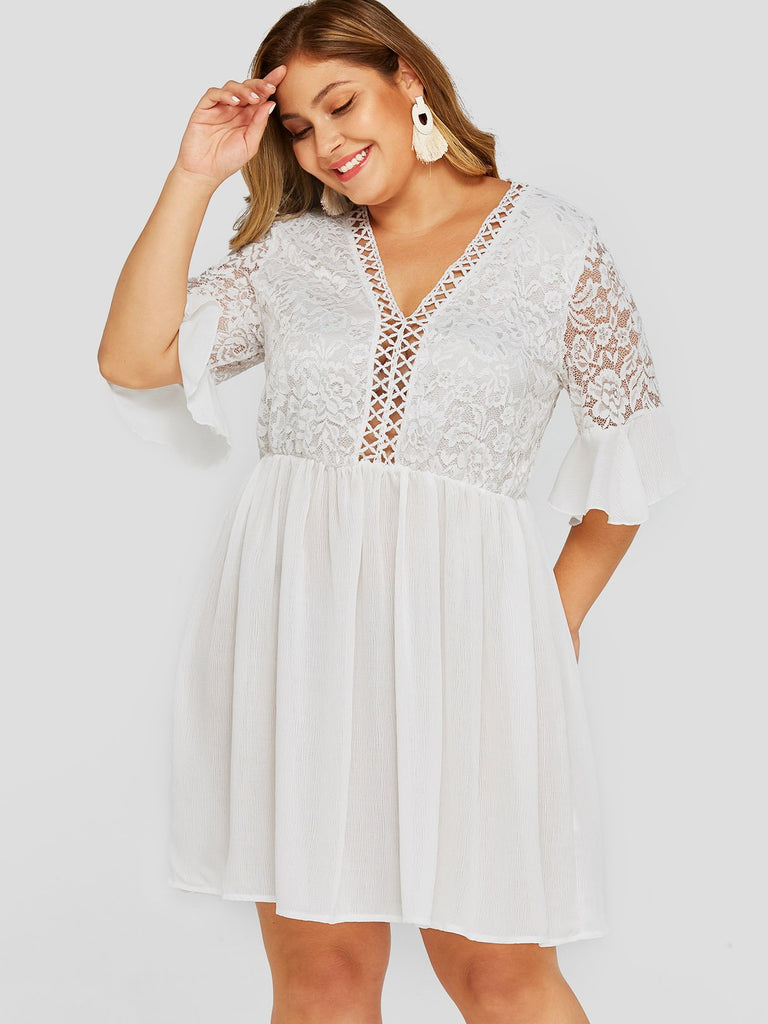 V-Neck Plain Hollow Half Sleeve White Plus Size Dress