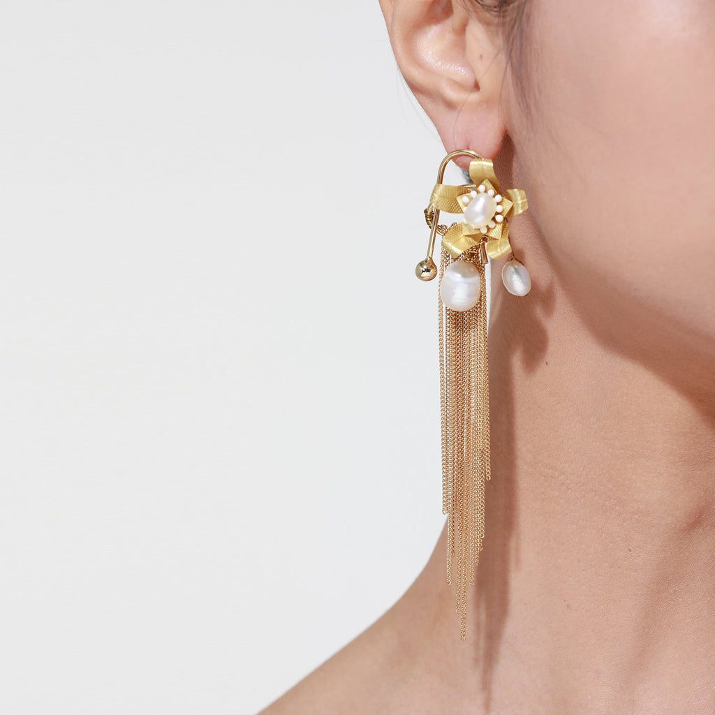 Metal Tassel And Pearl Earrings