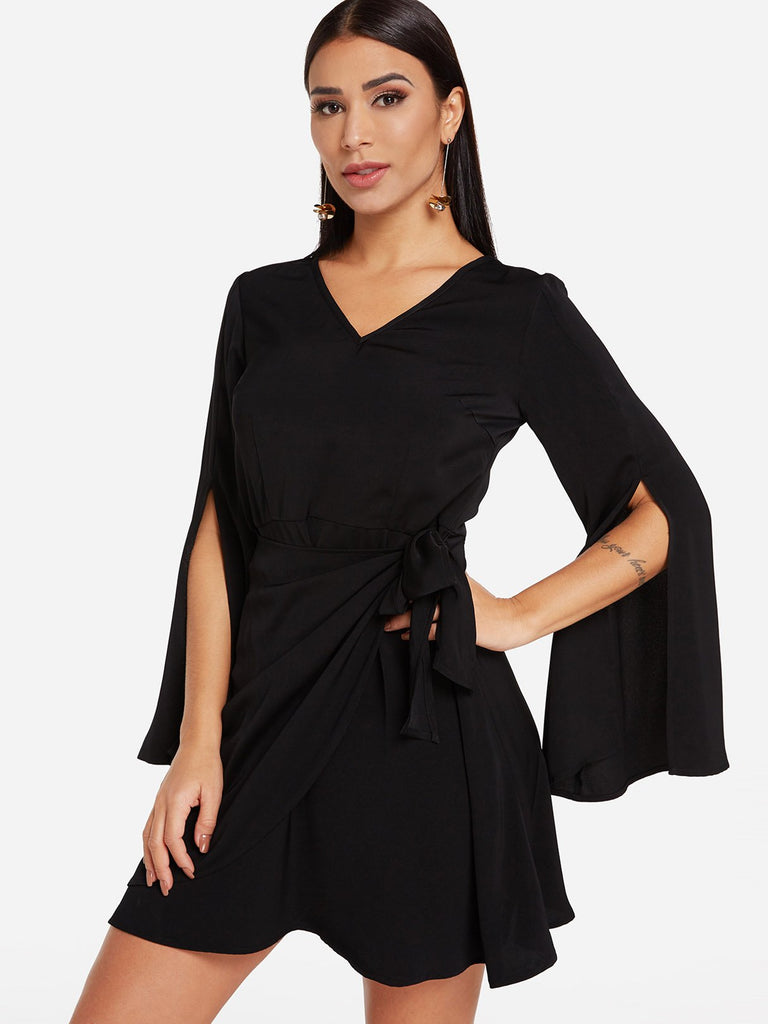 Black V-Neck Long Sleeve Lace-Up Slit Dresses