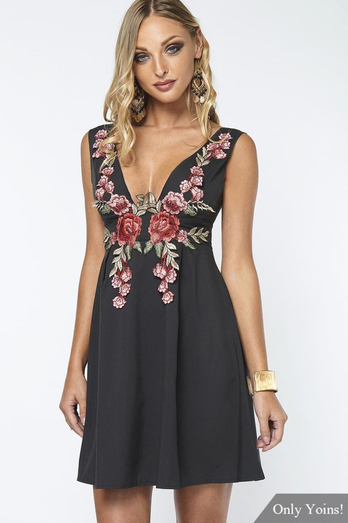 Black V-Neck Sleeveless Floral Print Backless Sexy Dress