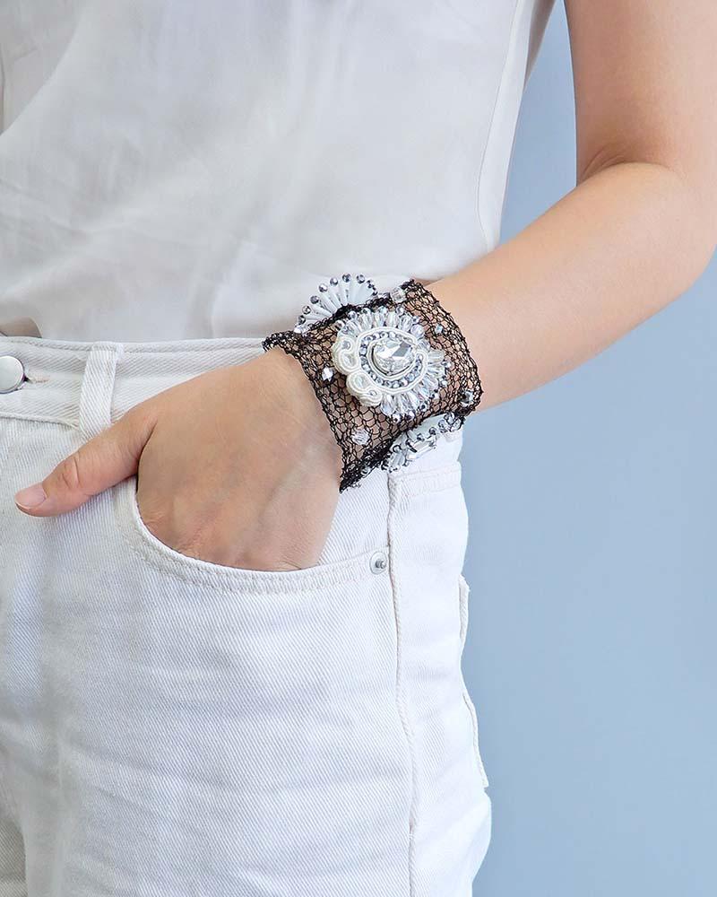 Metal Wire Knitting Bracelet With Flower