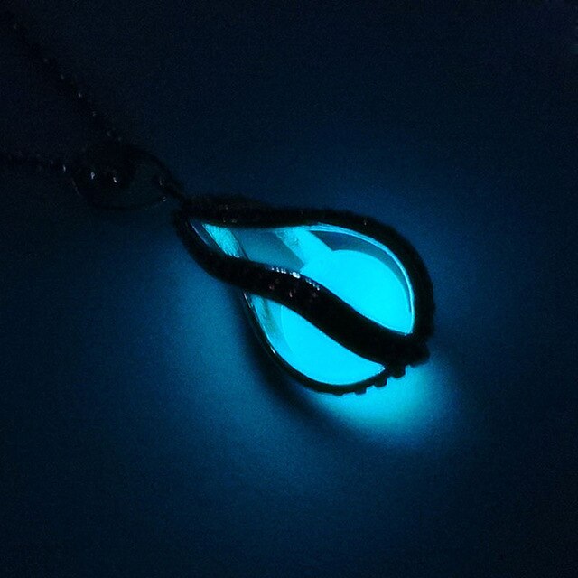 Newly Fashion Teardrop Necklace Glow in the Dark Pendant the Little Mermaid Romantic